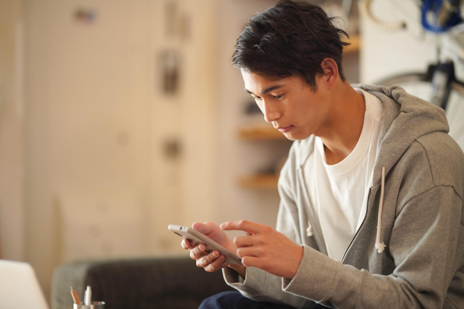 別れたのに　連絡してくる男